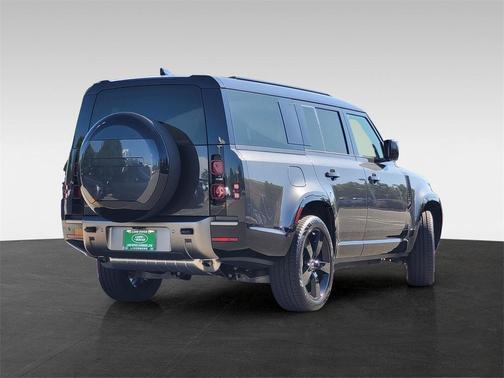 2025 Land Rover Defender 130 P400 X-Dynamic SE