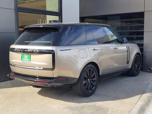 2025 Land Rover Range Rover P550e Autobiography