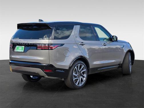 2025 Land Rover Discovery P300 Dynamic SE