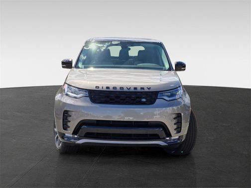 2025 Land Rover Discovery P300 Dynamic SE