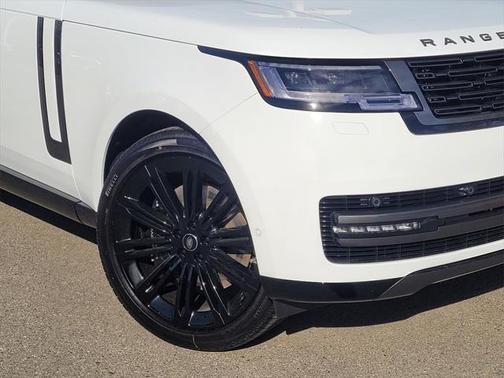 2025 Land Rover Range Rover P530 SE