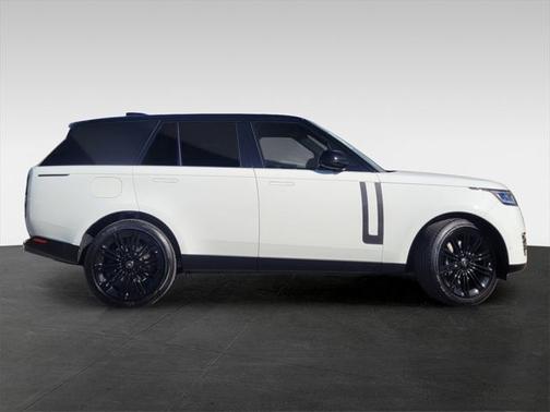 2025 Land Rover Range Rover P530 SE