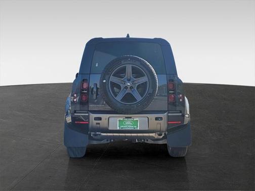 2025 Land Rover Defender 90 P400 X-Dynamic SE
