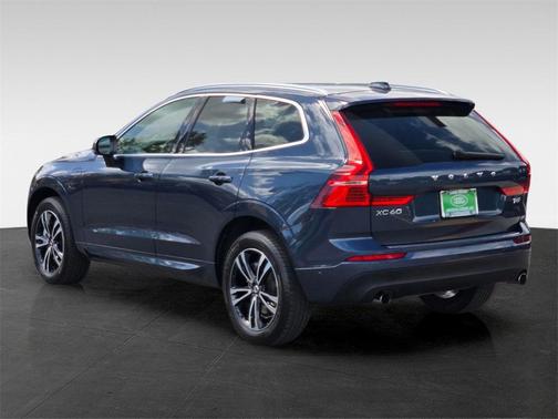 2018 Volvo XC60 Recharge Plug-In Hybrid T8 Momentum