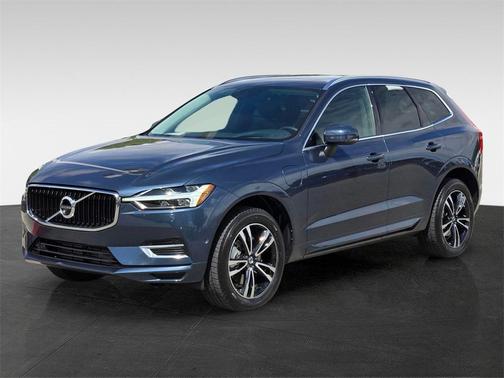 2018 Volvo XC60 Recharge Plug-In Hybrid T8 Momentum