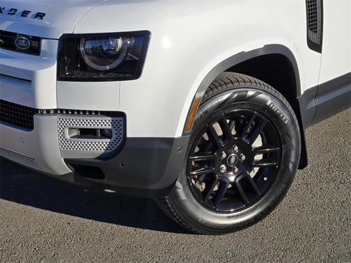 2025 Land Rover Defender 110 P400 S