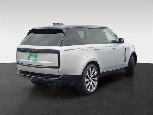 2025 Land Rover Range Rover P530 SE