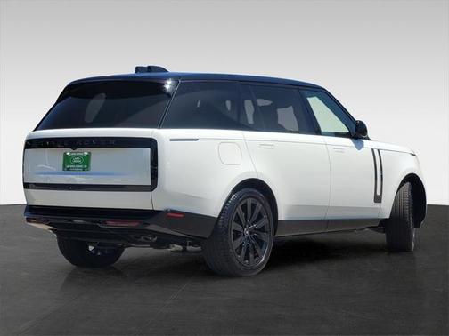 2025 Land Rover Range Rover P530 SE 7 Seat
