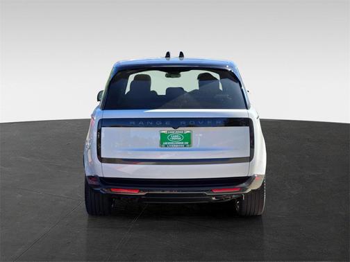 2025 Land Rover Range Rover P530 SE