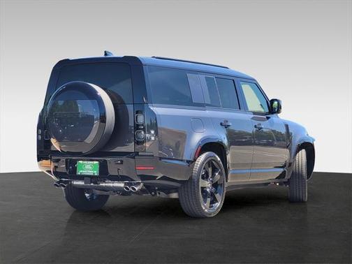 2025 Land Rover Defender V8