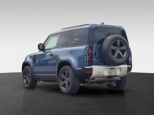 2023 Land Rover Defender 90 SE