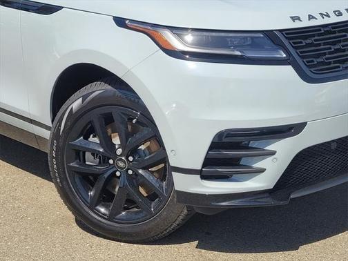 2026 Land Rover Range Rover Velar P250 SE R-Dynamic