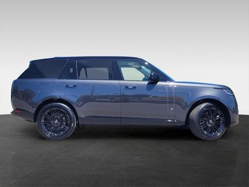 2025 Land Rover Range Rover P530 SE 7 Seat