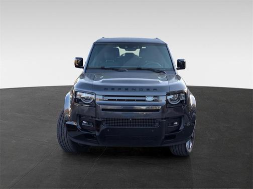 2025 Land Rover Defender 130 P400 X-Dynamic SE