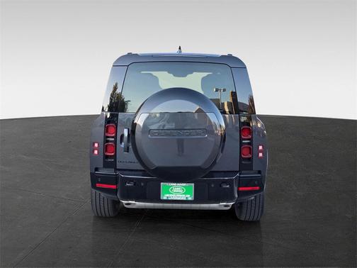 2025 Land Rover Defender 130 P400 X-Dynamic SE