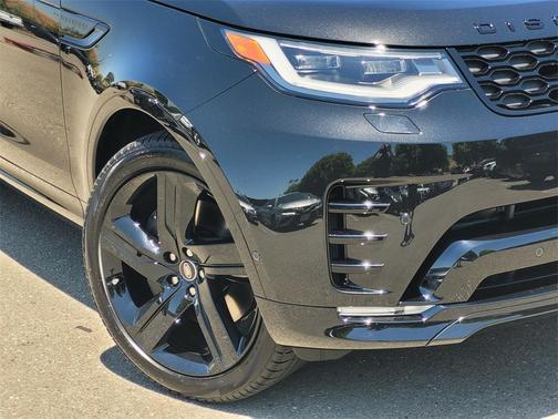 2025 Land Rover Discovery P360 Dynamic SE