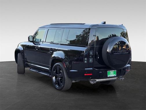 2026 Land Rover Defender V8