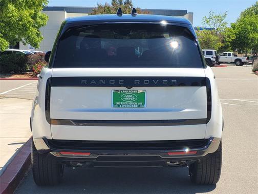2025 Land Rover Range Rover P530 SE 7 Seat