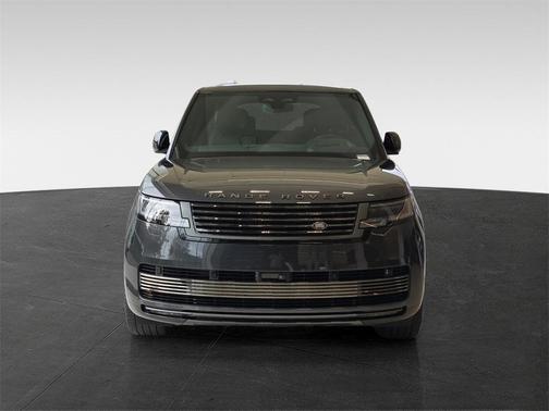 2024 Land Rover Range Rover P615 SV