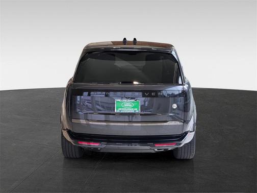 2024 Land Rover Range Rover P615 SV