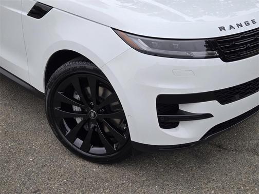 2025 Land Rover Range Rover Sport SE