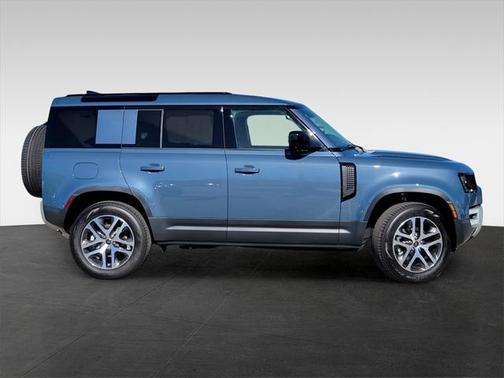2025 Land Rover Defender 110 P300