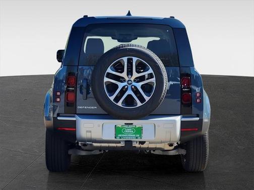 2025 Land Rover Defender 110 P300