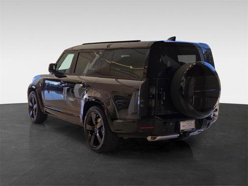 2026 Land Rover Defender P400 X-Dynamic SE