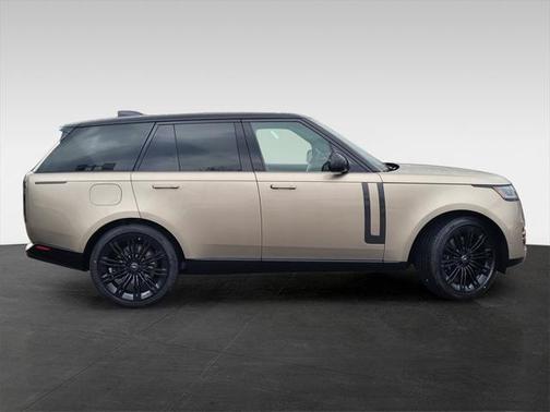 2025 Land Rover Range Rover P530 SE