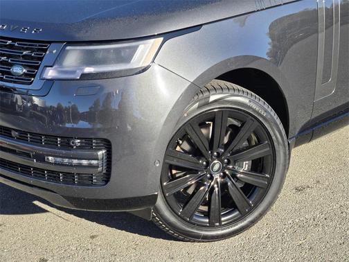 2025 Land Rover Range Rover P550e SE