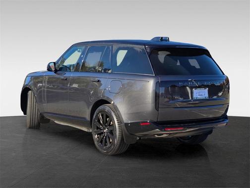 2025 Land Rover Range Rover P550e SE