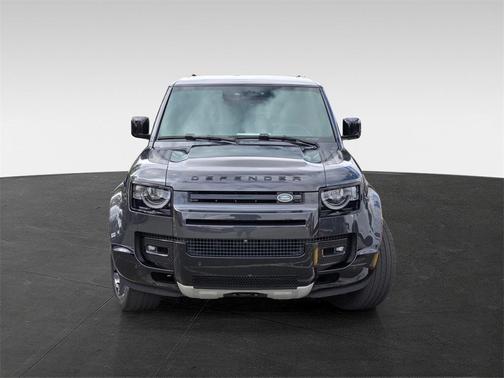 2024 Land Rover Defender V8