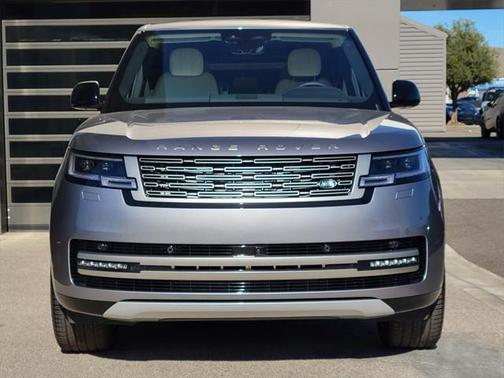 2025 Land Rover Range Rover P550e SE