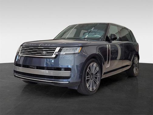 2025 Land Rover Range Rover P615 SV