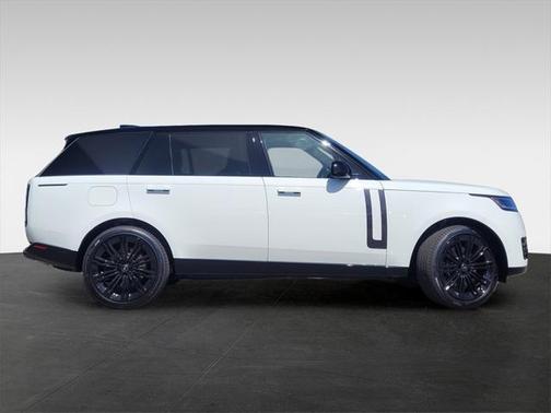 2025 Land Rover Range Rover P530 SE 7 Seat