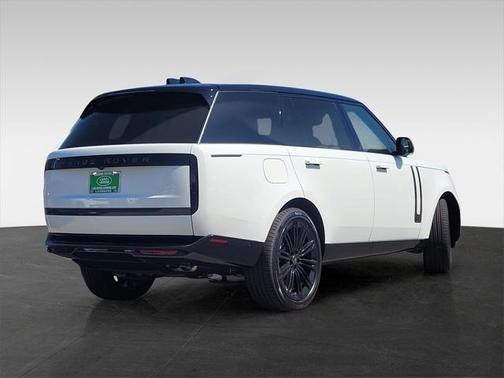 2025 Land Rover Range Rover P530 SE 7 Seat