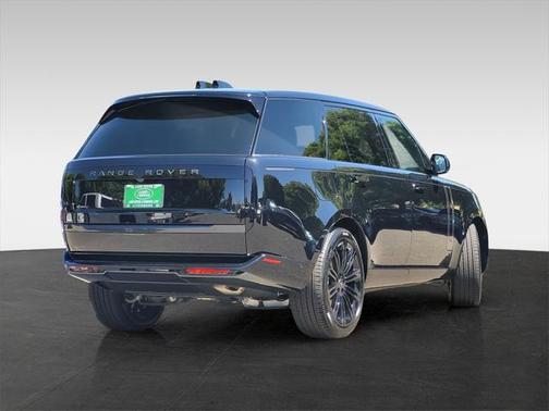 2025 Land Rover Range Rover P400 SE 7 Seat