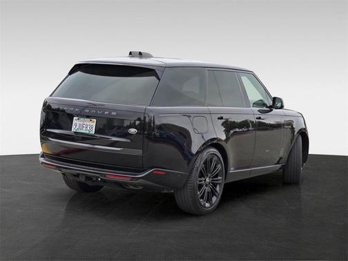 2023 Land Rover Range Rover P530 SE