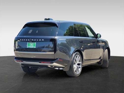 2025 Land Rover Range Rover P550e SE