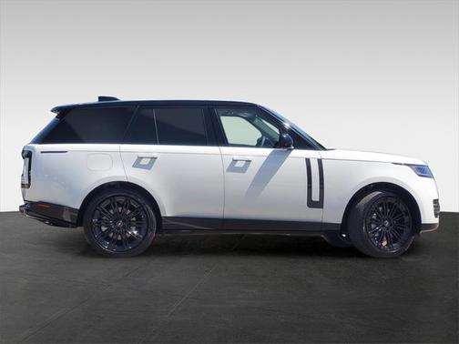 2025 Land Rover Range Rover P530 SE