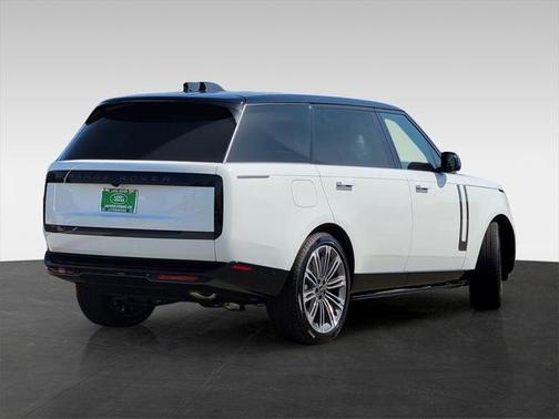 2025 Land Rover Range Rover P400 SE 7 Seat