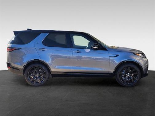 2025 Land Rover Discovery P300 Dynamic SE