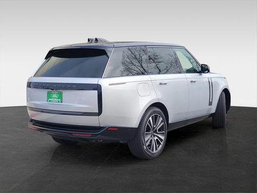 2025 Land Rover Range Rover P530 SE