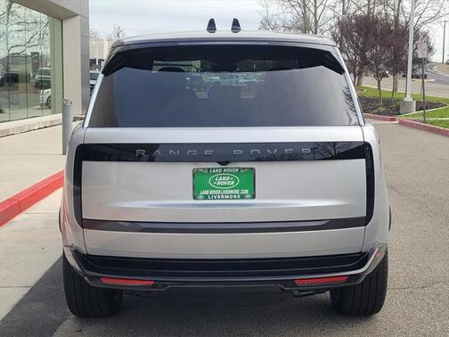 2025 Land Rover Range Rover P530 SE