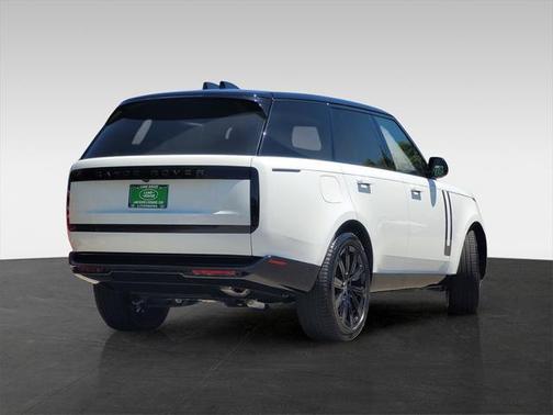 2025 Land Rover Range Rover P400 SE