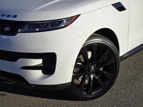2025 Land Rover Range Rover Sport SE