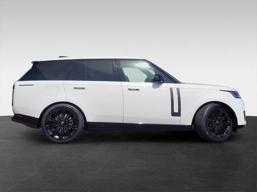 2024 Land Rover Range Rover P530 SE