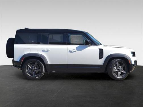 2023 Land Rover Defender 110 X-Dynamic SE