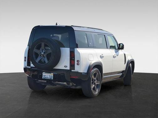 2023 Land Rover Defender 110 X-Dynamic SE