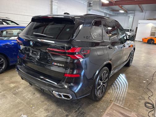 2025 BMW X5 M60i